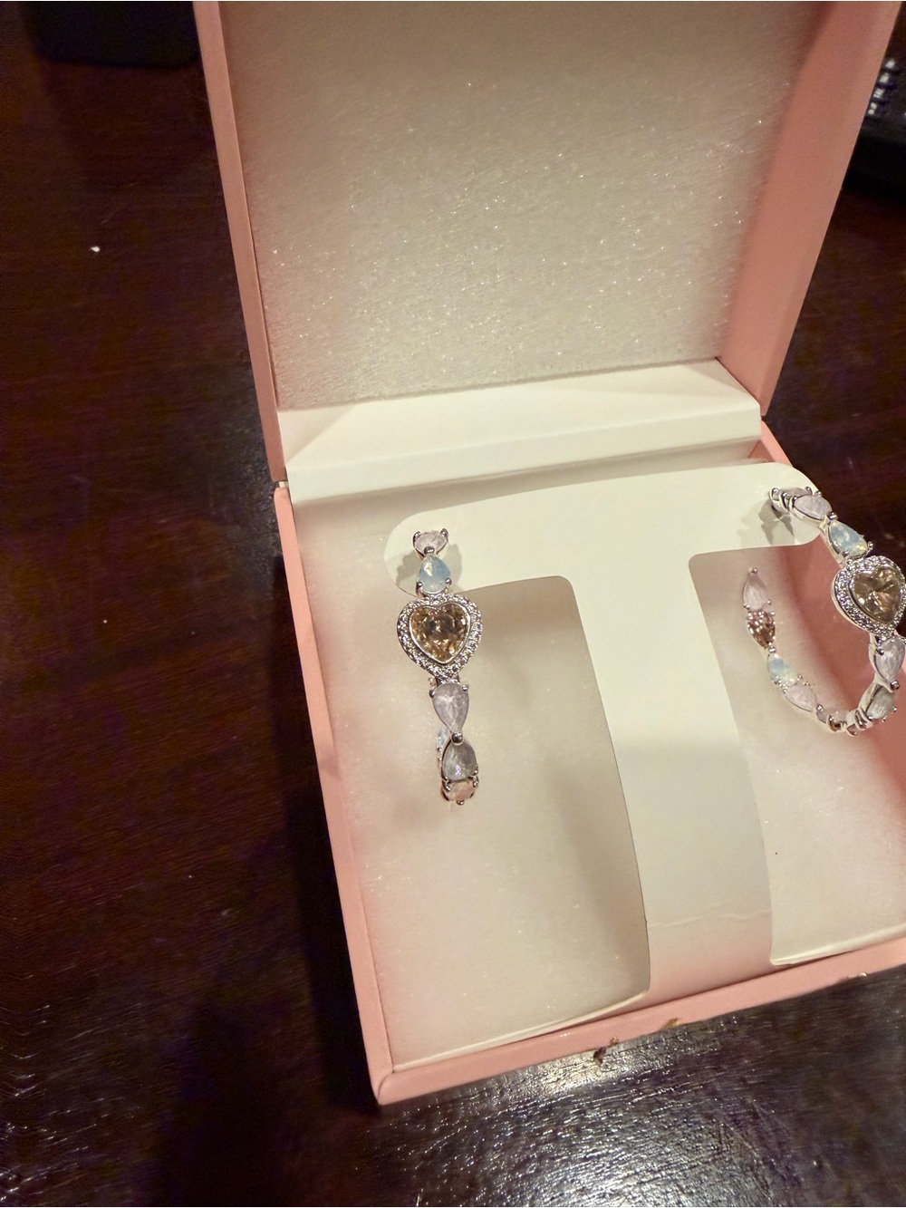 Jewel Candy: Desert Oasis Silver
Fashioned to Fly
Hearts - Picture 2 of 4